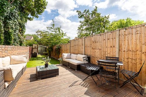 Stylish Family Home with Garden in Peckham Rye - image 14