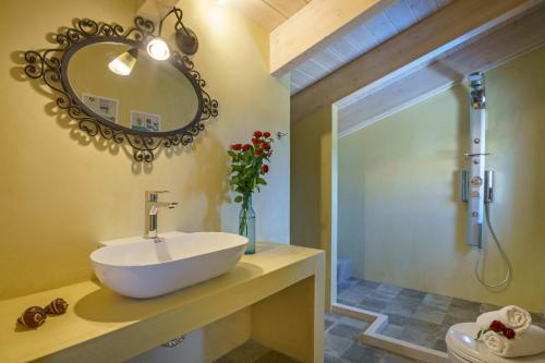 Luxury Villa Aria with Pool & Children's Area 5km to Beach! - image 5