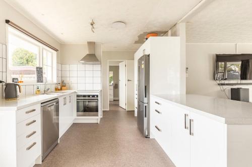 Home away from home 4 bedroom 2 bathrooms in Upper Hutt