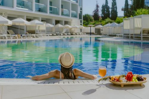 River Rock Hotel - image 2