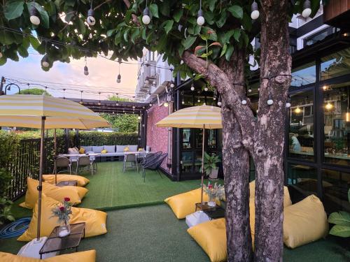 Garden, Wayha Hostel Don Mueang Airport near Wat Lak Si