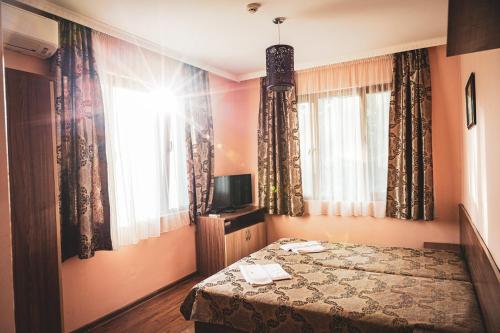 Family hotel Borovitsa in Parvomay