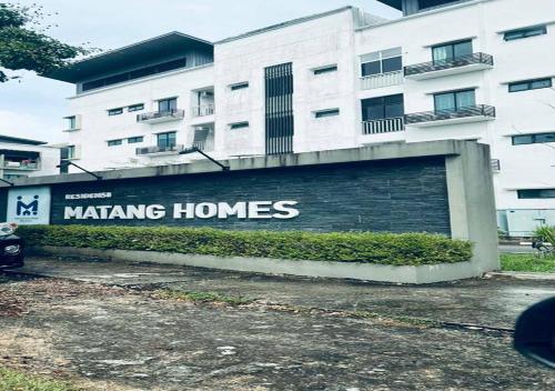 Exterior view, Pak Long Homestay : Prima Homes Matang Apartment near VH Green Nature Park