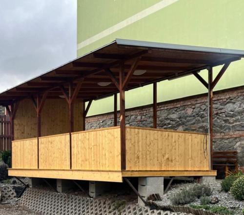 Kert, Penzion Greenstar in usti nad Labem