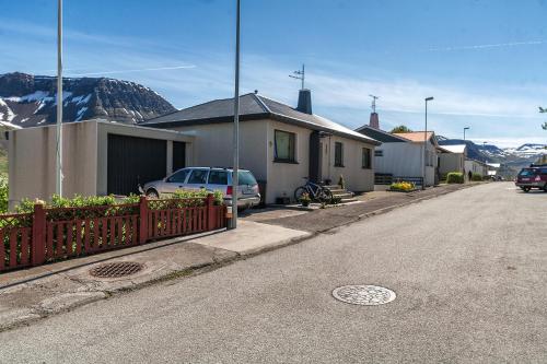 Sólheimar Studio Apartment - image 7