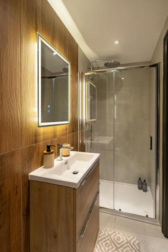 1BR Studio Quiet Retreats | Piccadilly Workspace - image 11