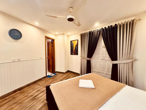 The Cozy Suite by Lux Haven Stays 2 Bedroom Apartment - image 3