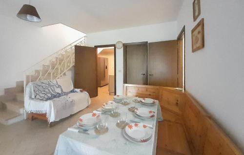 5 Bedroom Stunning Home In Vico Del Gargano in Vico del Gargano