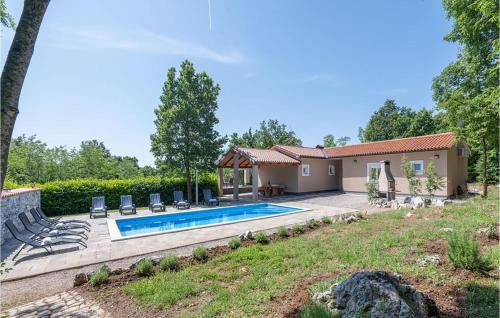 Úszómedence, Nice Home In Nedescina in Županići