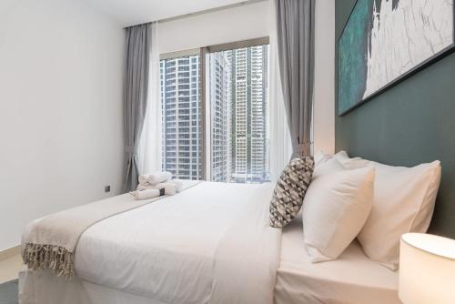 Free housekeeping visits during your stay - StayShort - Dubai Marina flat sleeps 3 with City Views, Dubai (photo 10)