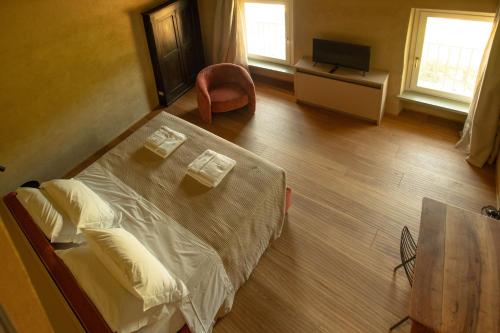 Book the Suite Suite