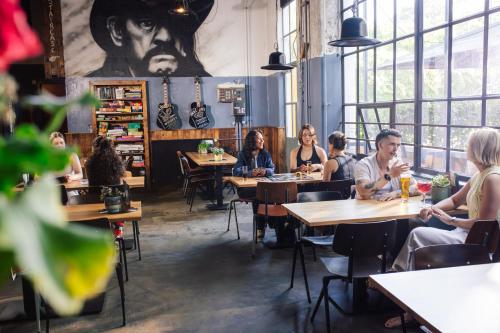 ห้องอาหาร, บลู คอลลาร์ โฮเต็ล (Blue Collar Hotel) in ไอน์โฮเฟน