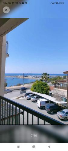 A separate room with a shared bathroom and 50 meters from the sea in Zygi