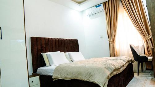 EEVA Maison Apartments - image 5