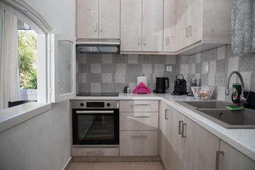 Artianna, holiday home in Alinda, Leros near Leros kommunale lufthavn