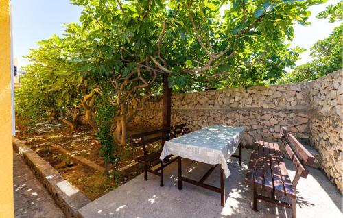 Viesnīcas āriene, 1 Bedroom Stunning Apartment In Razanac in Razanac