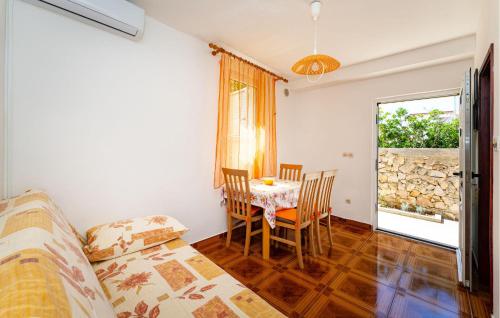 1 Bedroom Stunning Apartment In Razanac in Razanac