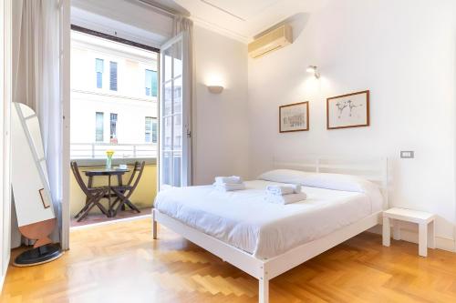 Elegantis Solinda Suite Apartment with Private Terrace - Steps from Metro, Tram & Bus to Rome's Historic Center, Rzym (zdjęcie 6)