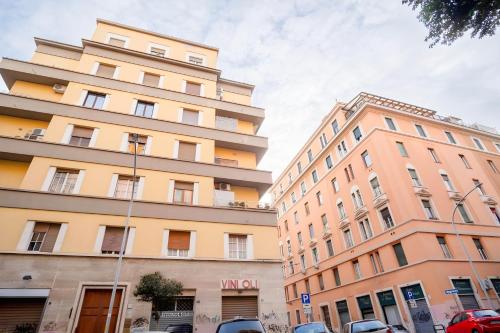Elegantis Solinda Suite Apartment with Private Terrace - Steps from Metro, Tram & Bus to Rome's Historic Center, Rzym (zdjęcie 3)