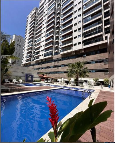 Swimming pool, Conforto e lazer a 50m da praia de Pitangueiras in Barra Funda