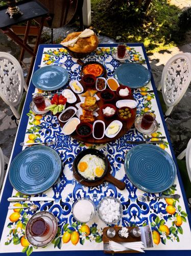 . Qafqaz Fountain House