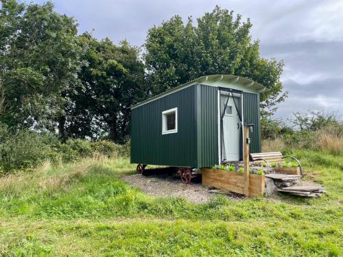 A szálláshely kívülről, Kerrib Farm Shepherds Hut in Pomeroy