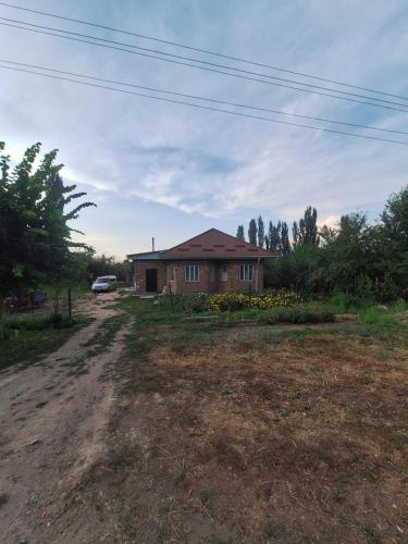 Бурана уютный дом (Бурана уютныи дом) in Rot-Front