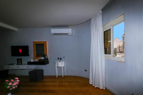 Nut Pyramids Hotel - image 12