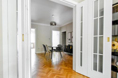 Designer 2BD Apt Near Alexander Nevski Cathedral by Flat Mаnager, Sofie (fotografie 10)