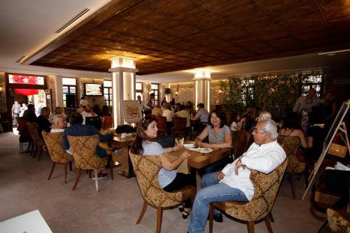 Orchis Hotel - image 5