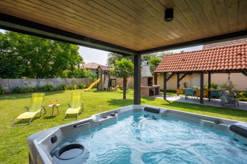 MeLuIs in Balatonkeresztur