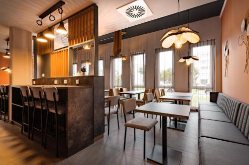 Food and beverages, Holiday Inn - The Niu Pax Berlin Airport By IHG in Airport Berlin-Schonefeld
