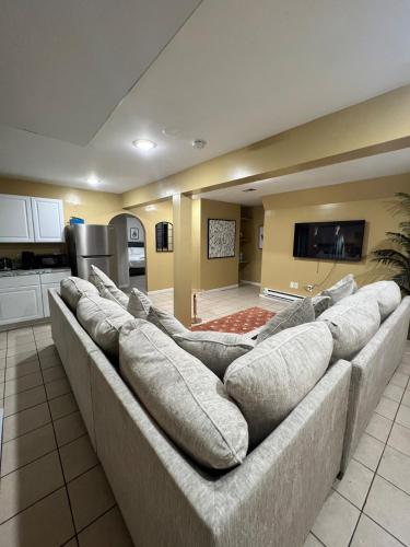 Serene 3 kings bedroom Newark airport