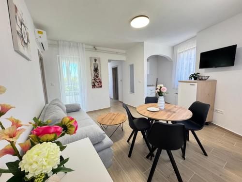 Flowers Apartments Pula, city center