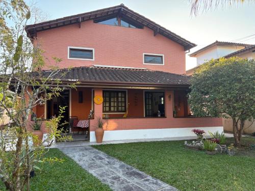 Casa linda proximo ao centro com piscina – khách sạn tại Cabore