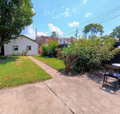 2nd floor cozy, central spot, pets welcome in Soulard, USA