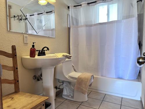 Elk Antler Inn - image 5