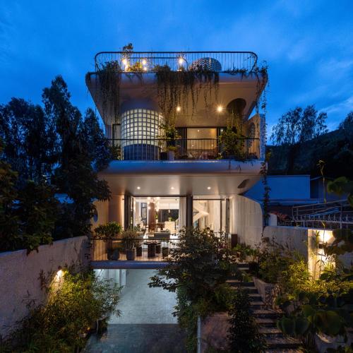 Luxury Nha Trang Private Pool Villa - Beach & Garden Retreat