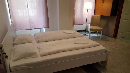 Cozy Central Retreat - image 4