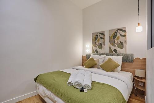 Apartment on the Champs Elysees - image 2