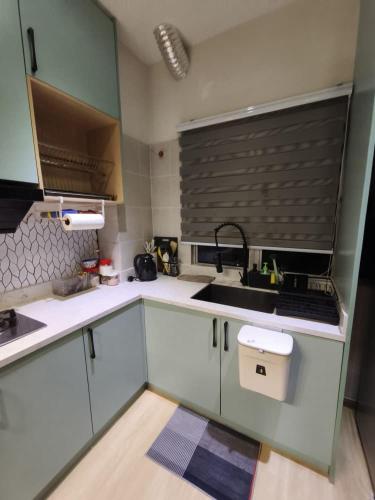 Kitchen, RooMAS Homestay Cybersouth Dengkil Putrajaya in Dengkil