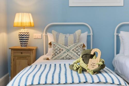 2 twin beds