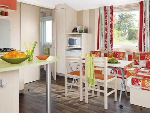 Mobil Home Confort 2 Chambres avec Terrasse - API-1-52-347 in Villereal
