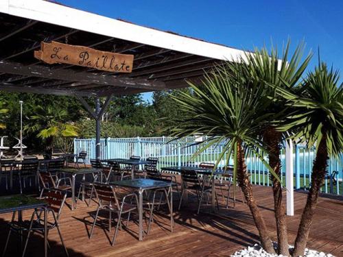 Mobil Home Confort 2 Chambres avec Terrasse - API-1-52-347 in Villereal