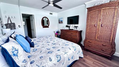 Excellent beach front community, golf course, tennis, sunny weather year round!