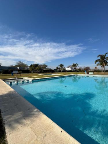 Isla privada - Depto 3 hab - Playa y piscina in Tigre