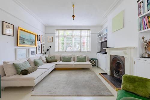 Beautiful Family Home Right By Hampstead Heath, Londyn