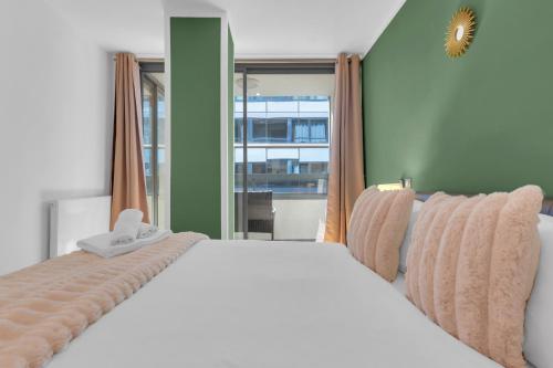 Saffron Hill Apartments by TheSqua.re - image 9