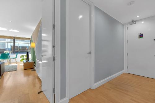 Saffron Hill Apartments by TheSqua.re - image 12