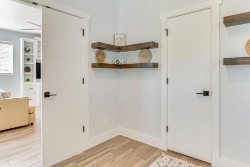 Stylish OKC Farmhouse with Garden - Close to OU near Harn Homestead